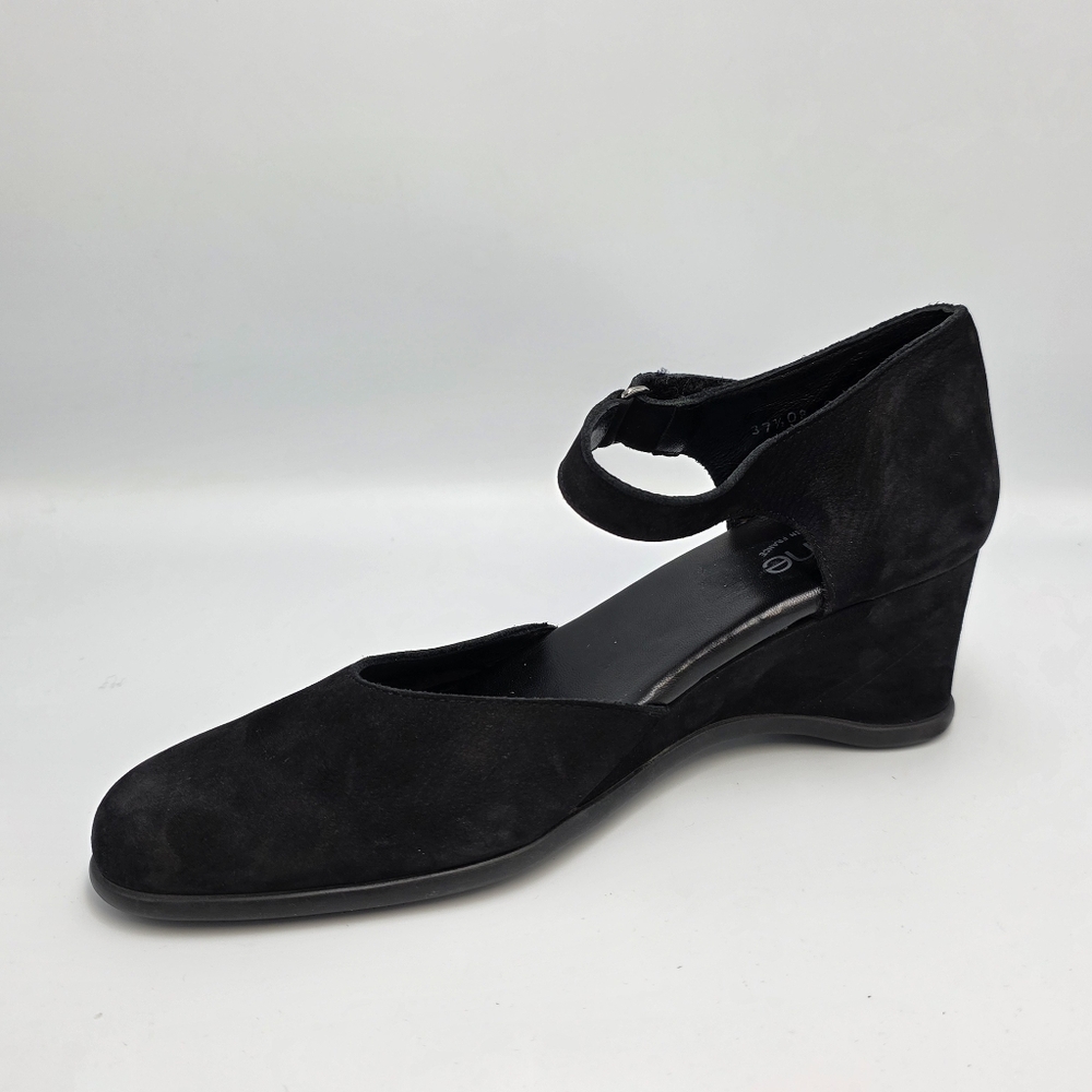 Authentic Arche Tilkoa Baby Noir pumps — iconic French comfort in black suede! - Picture 3 of 9